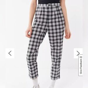 Urban Outfitters Checkered Ankle Cropped Pants in Black and White Women’s S